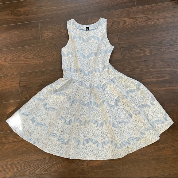 Design lab Lord and Taylor haute lab dress - Picture 2 of 4